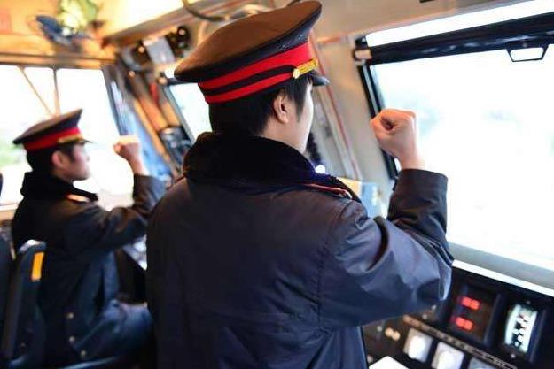 石家莊鐵路學(xué)校2020年火車司機(jī)專業(yè)學(xué)費(fèi)多少？