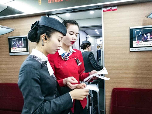 初三學(xué)航空乘務(wù)專業(yè)去哪個(gè)學(xué)校好？