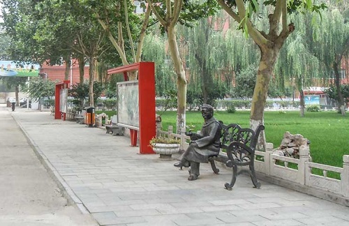 省外學(xué)生能報(bào)石家莊東華鐵路學(xué)校春季班嗎？